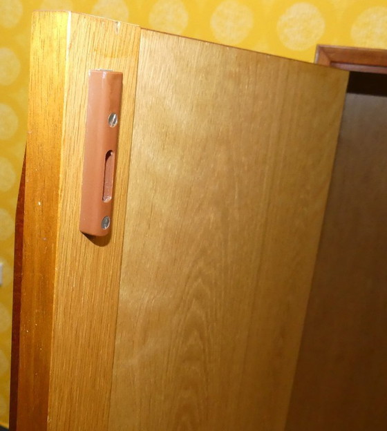 Image 1 of Cassettiera 1960 in stile danese Cassettiera in teak vintage di metà secolo Cassettiera danese di design moderno scandinavo W