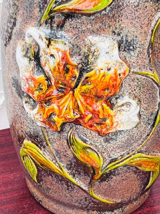 Image 1 of Grande vaso vintage della Germania Ovest, manici, decorazione floreale in rilievo