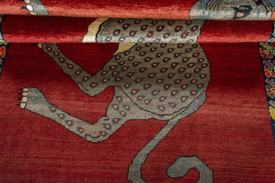 Image 1 of Hand-knotted Gabbeh nomadic rug - 208 x 133 cm - leopard motif on red
