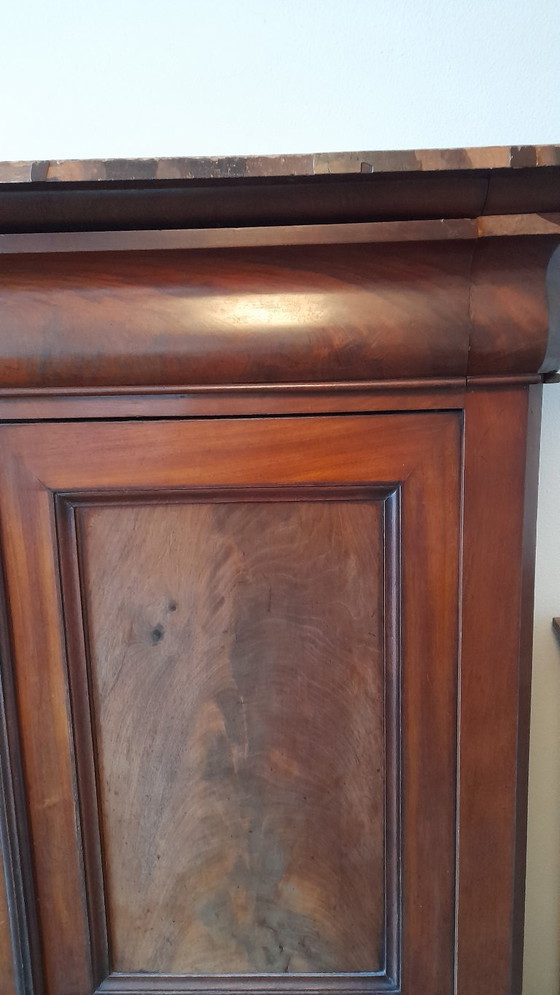 Image 1 of Mobile per riporre oggetti d'antiquariato