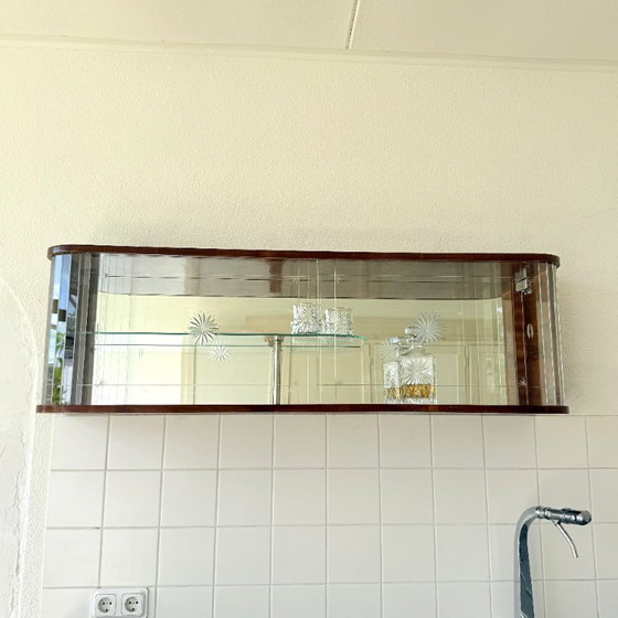 Image 1 of Vetrina pensile di lusso in legno con elementi in vetro