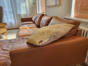 Sofá de piel BoConcept color coñac