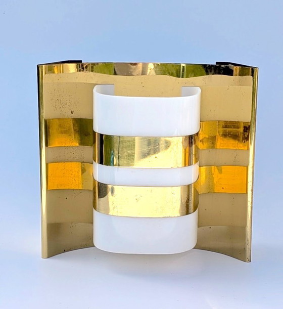 Image 1 of Pair of wall lamp Hans-Agne Jakobsson – Model V334/1 in brass with translucent plastic shades