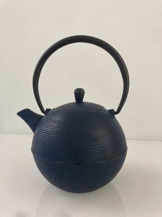 Image 1 of Théière japonaise en fonte Hinomaru, bleu indigo