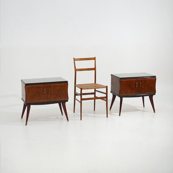 Image 1 of Twee nachtkastjes met glazen blad, jaren 1950