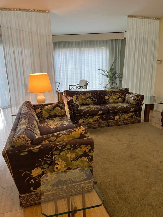 Image 1 of Un sofá verde azulado de 2,5 plazas