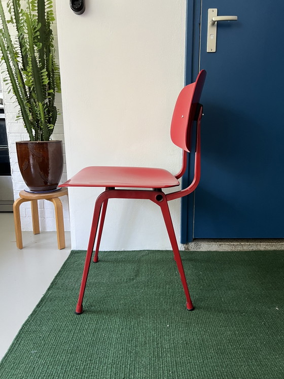 Silla Revolt de Friso Kramer Ahrend – Sillas de comedor, Metal, Plastic (photo 5 of 8)