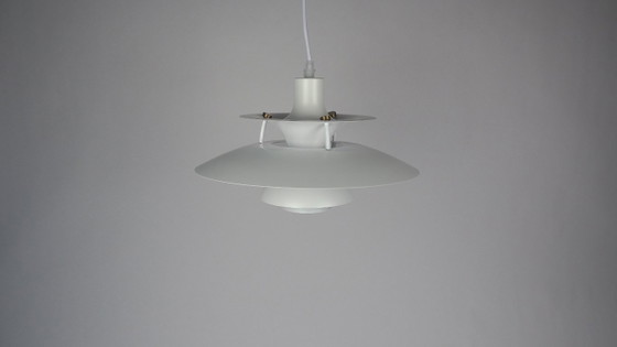 Louis Poulsen PH5 – Suspensions, Aluminium, Brass (photo 2 of 7)