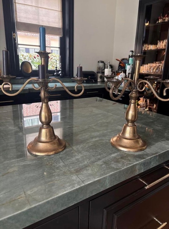 Image 1 of Ensemble de chandeliers anciens en laiton à cinq bras