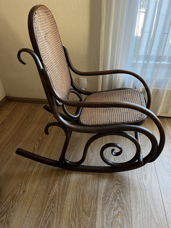 Image 1 of Sedia a dondolo antica Thonet