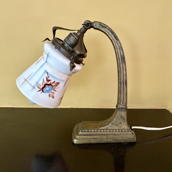 Image 1 of Art Deco Tischlampe bzw. Schreibtischlampe mit bemaltem Glas.