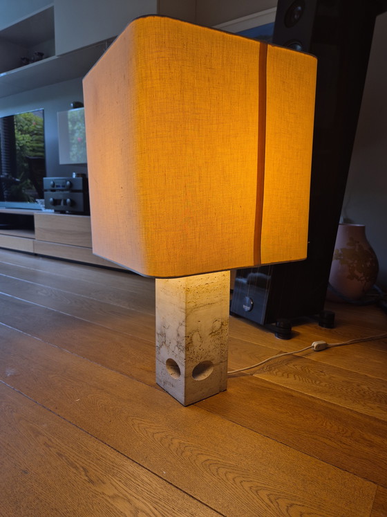 Image 1 of Grande lampe de table en travertin design italien (Fratelli Manelli)