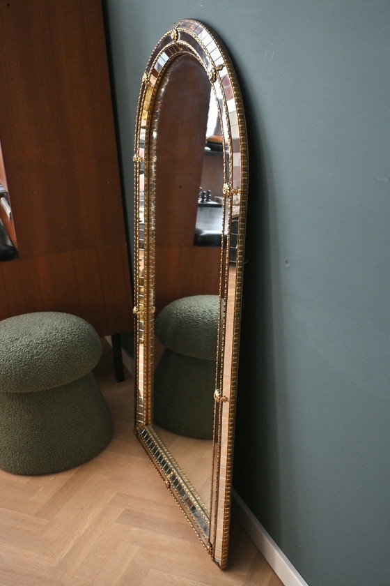 Image 1 of Grand miroir en mosaïque vénitienne