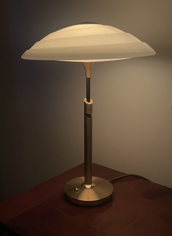 Image 1 of B+M Leuchten Lampada da tavolo in ottone opaco/lucido, vetro bianco opaco fiammato, anni '90