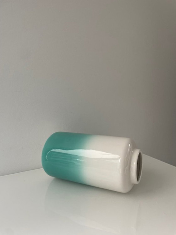 Keramikvase mit Ombré-Effekt in Weiß und Türkis, Vasen, Modern (Foto 11 von 11)