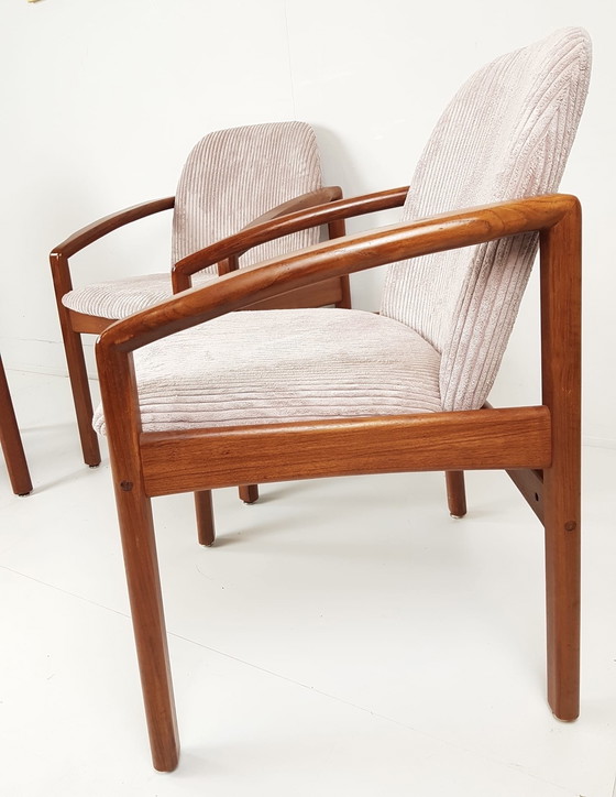 Image 1 of 3 vintage teakhouten Deense stoelen nieuw gestoffeerd roze rib