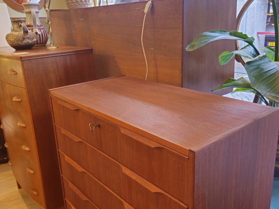 Image 1 of Vintage Deense Ladekast Ladekastje Kast Dressoir 