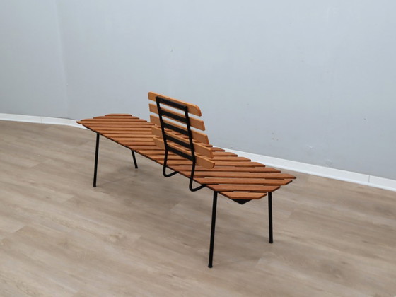 Image 1 of Italiaanse rationalistische bank van teakhouten latten uit de jaren 1950, ontwerp van George Coslin.
