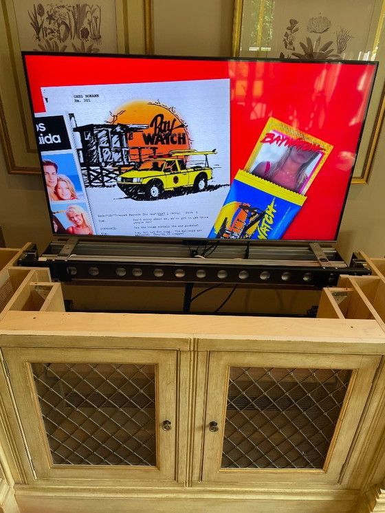 Image 1 of Clive Christian tv dressoir incl tv