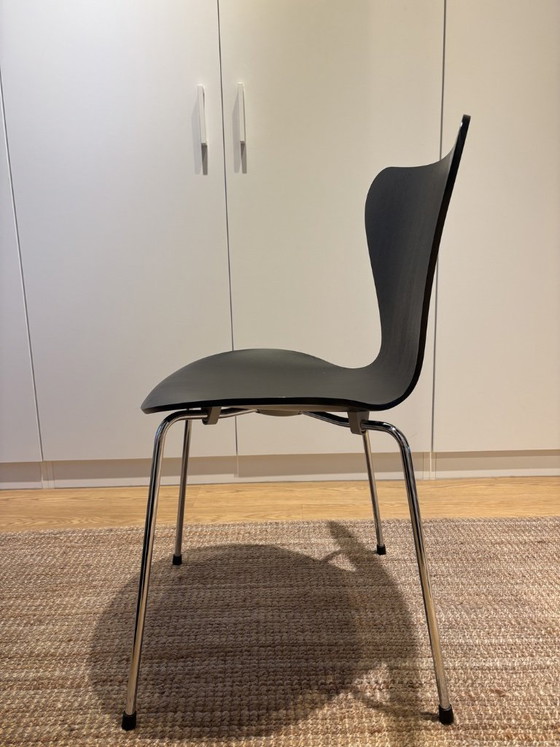 Image 1 of Original Fritz Hansen Serie 7 Stuhl (3107) – Esche schwarz – Top Zustand
