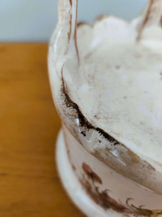 Image 1 of Antique round jewelry box