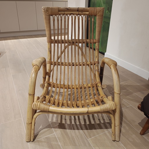 Asiento y reposapiés de bambú