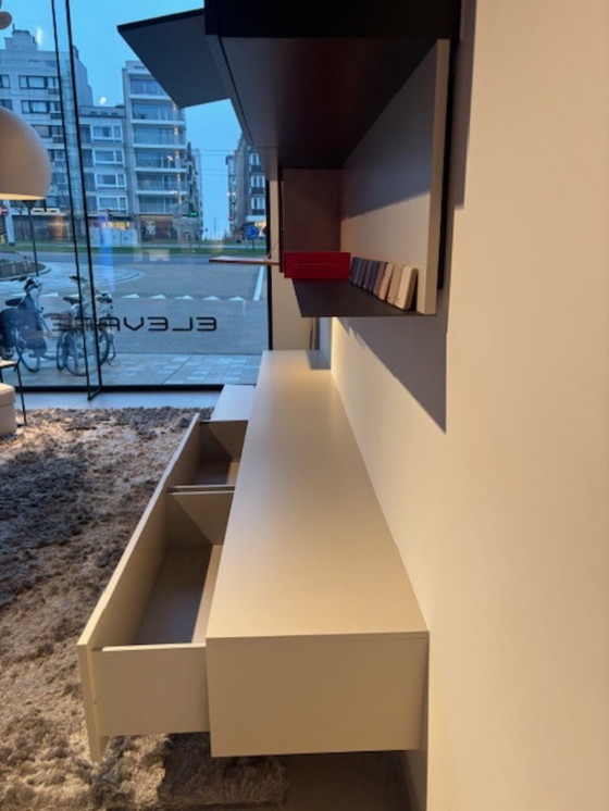 Image 1 of THE DAY COLLECTION IS VERSATILE AND SUITABLE FOR ALL ROOMS WITHIN THE HOME, OFFERING COMPLETE COMPOSITIONAL FREEDOM. STORAGE UNI