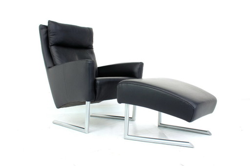 Comme neuf ! Laauser Design Int. Cantilever Lounge Chair / Fauteuil à piétement luge avec tabouret, cuir et base chromée
