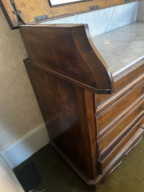 Image 1 of Commode de toilette XIX e s en noyer et marmo stile Luigi Filippo 