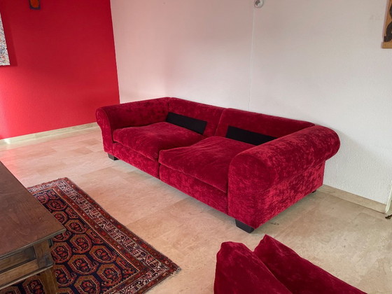 Image 1 of Warmrotes Samtsofa, 3-Sitzer