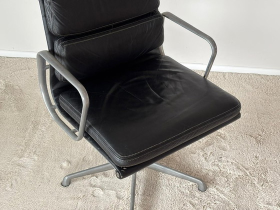 Image 1 of Sedia EA-208 Soft Pad in pelle nera, edizione storica ICF del 1973 di Charles Eames