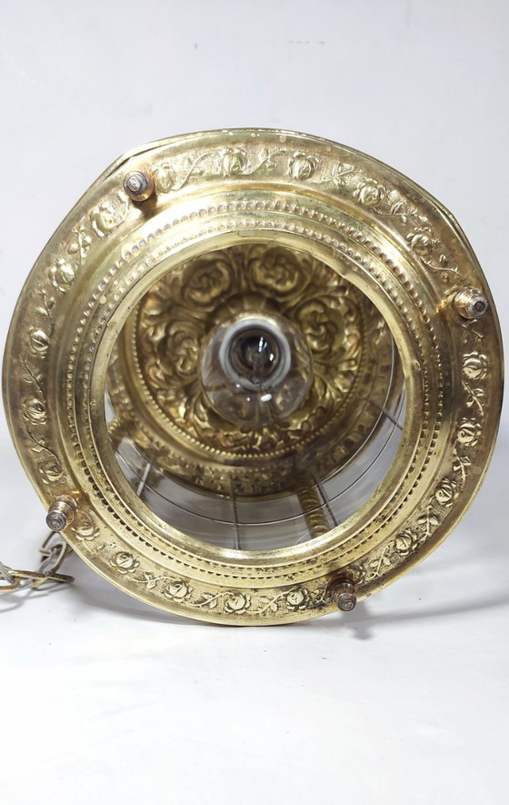 Image 1 of Plafonnier en laiton et cristal. Espagne, années 1940.