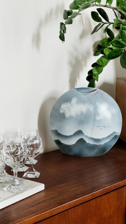 Large Virebent lenticular vase – Mountain sky design