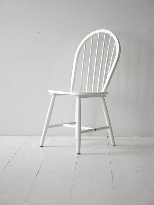 Moderne witte Scandinavische stoel