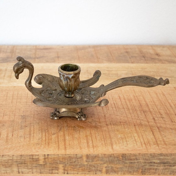 Image 1 of Chandelier vintage en laiton en forme de paon élégant