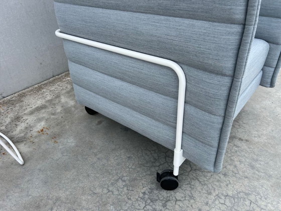 Image 1 of Poltrona acustica Vitra Alcove