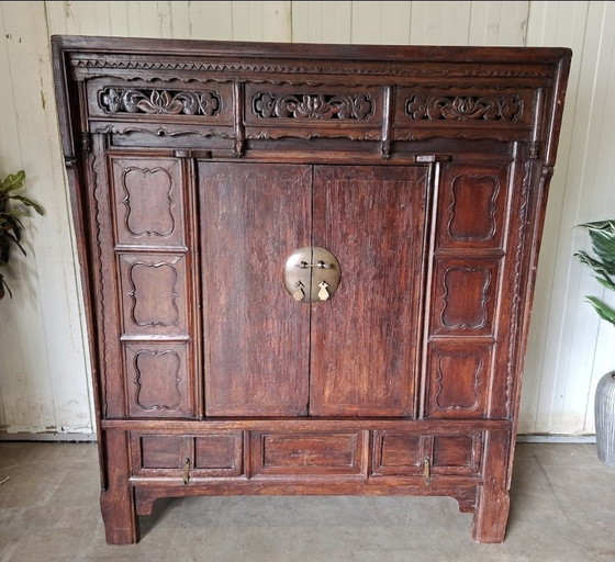 Antieke Chinese bruidskast, mooi geleefde uitstraling afm. 140x64cm en 162cm hoog. – Kasten, Metal, Wood (photo 5 of 5)