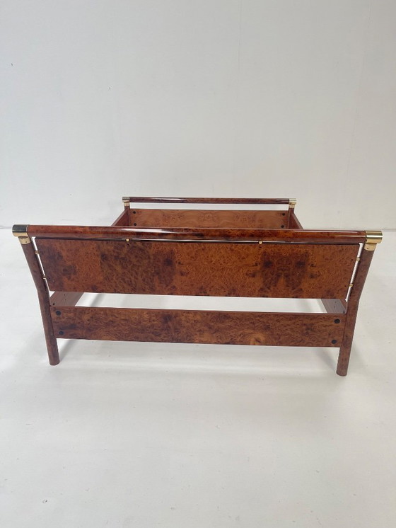 Image 1 of Cadre de lit vintage italien moderne en bois de ronce