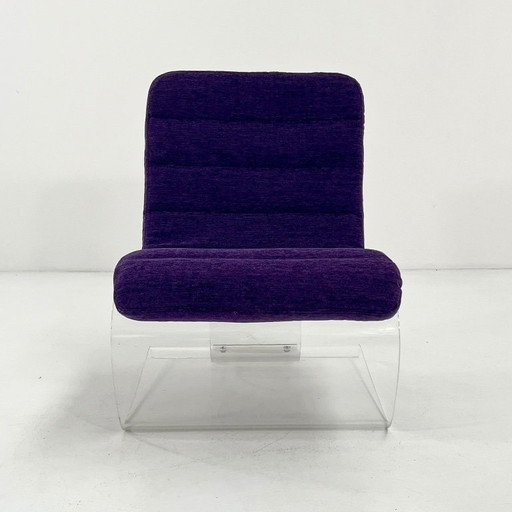 Fauteuil lounge de style futuriste en plexiglas avec coussin violet, années 1970
