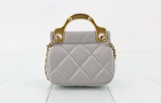 Chanel Mini Top Handle Rectangular Flap Grey – Gold Hardware – Entrupy – Borse a mano, Pelle, Metallo (photo 2 of 11)