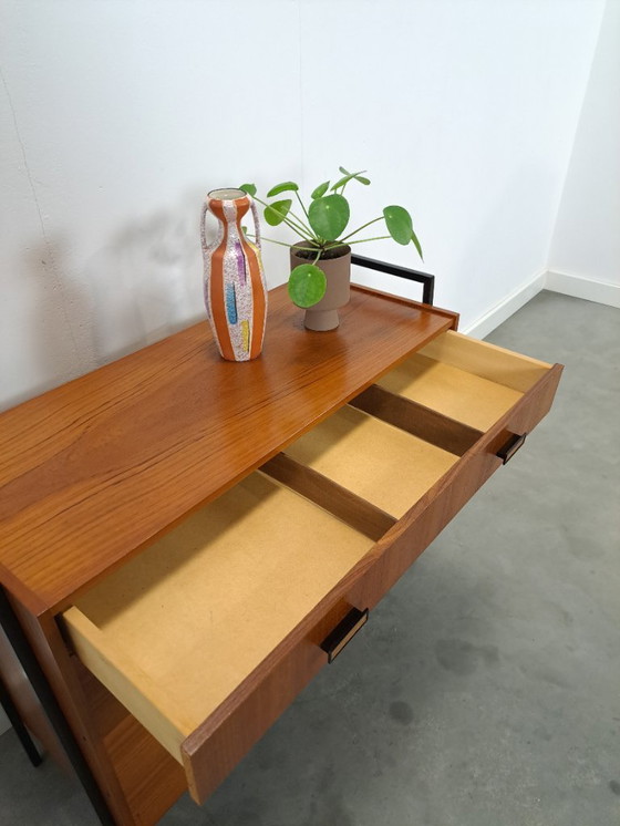 Image 1 of Teak schoenenkast met zwart metalen poten, nr. 1