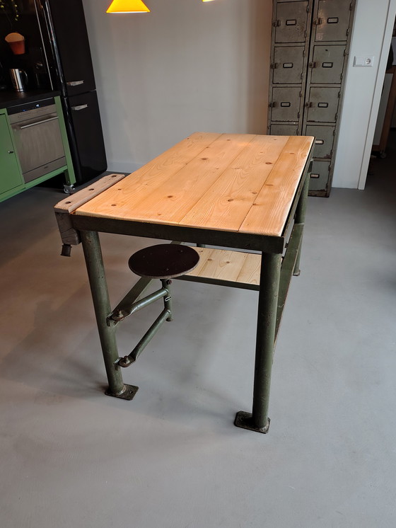 Image 1 of Workbench Nooitgedacht