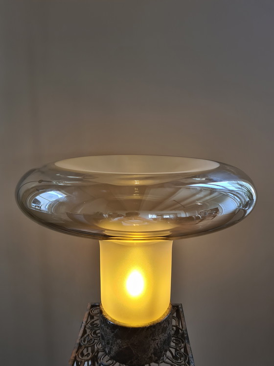 Image 1 of Lampada da tavolo a forma di UFO/fungo "stile Artemide Lesbo"