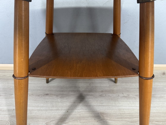 Image 1 of Table d'appoint pivotante vintage – Plateau en formica aspect marbre rose – Style années 50