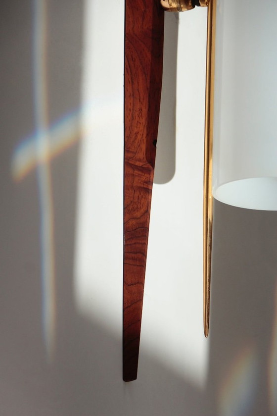 Image 1 of 4 Modernistische verstelbare wandlampen in teak en messing – 1950