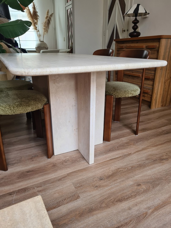 Image 1 of Table à manger en travertin