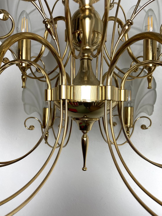 Image 1 of Elegant Italian Vintage Chandelier with Murano Shells