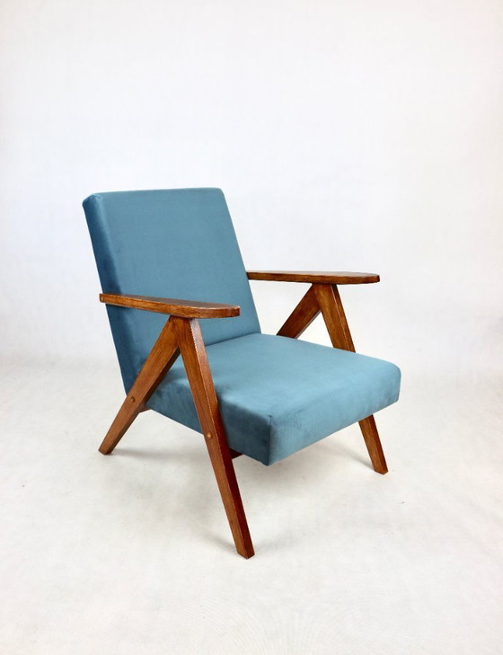 Image 1 of  Model B-310 fauteuil in lichtblauw fluweel, jaren 1970