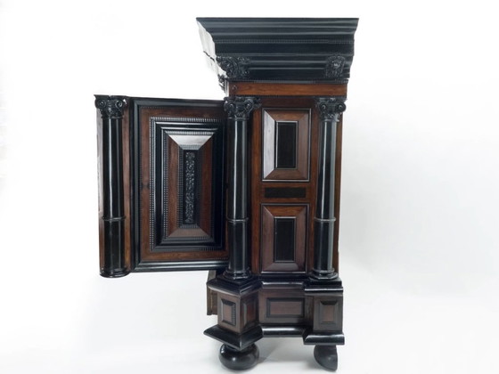 Image 1 of Armario barroco holandés de palisandro y ébano del siglo XVII Kussenkast 1670