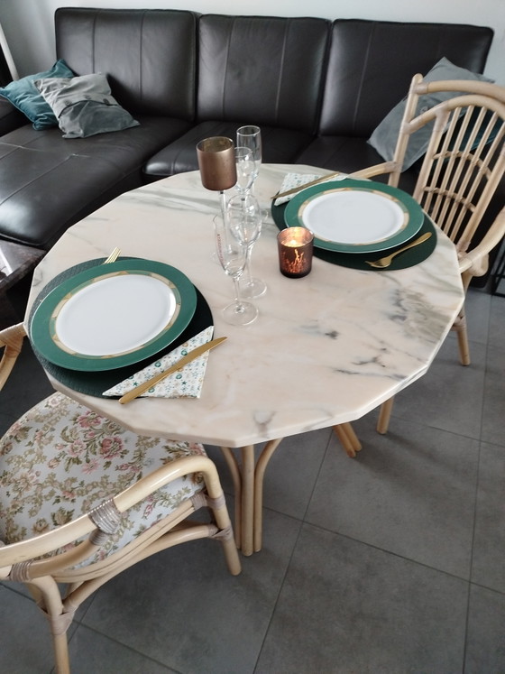 Image 1 of Rattanmöbelset mit rosa Marmor und 4 Stühlen, neuer Stoff